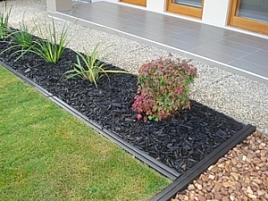Recycled Plastic Garden Edging by PLASTIC RECYCLED PRODUCTS PTY LTD